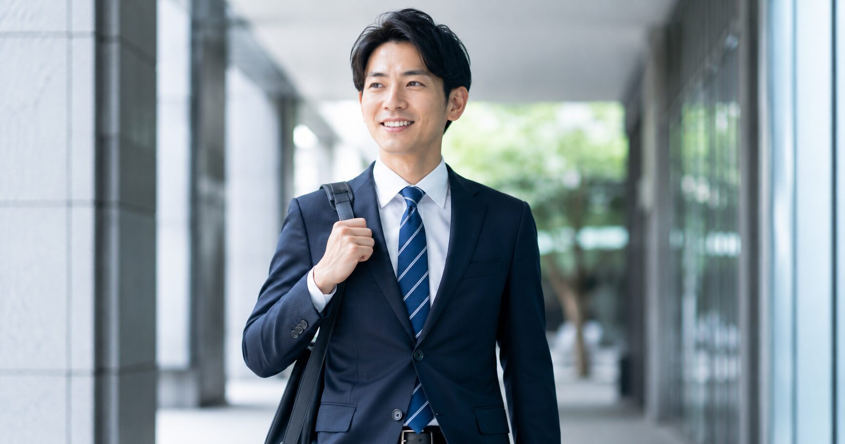 転職活動を前向きに進めるビジネスパーソン